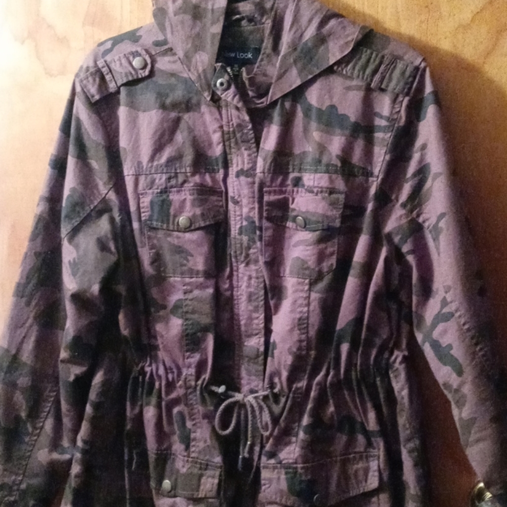 Jacket- green,brown,black dark
